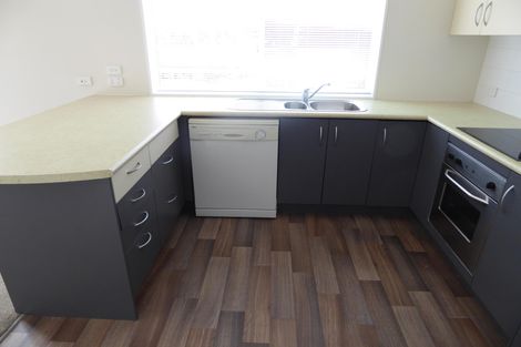 Photo of property in 5a Waiwera Place, Merrilands, New Plymouth, 4312