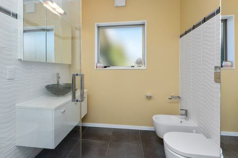 Photo of property in 13 Kotare Street, Waikanae, 5036