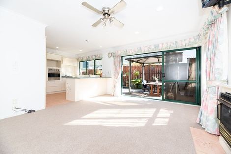 Photo of property in 30 Limerick Place, Dannemora, Auckland, 2016