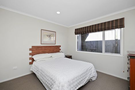 Photo of property in 71 Karamea Street, Whalers Gate, New Plymouth, 4310