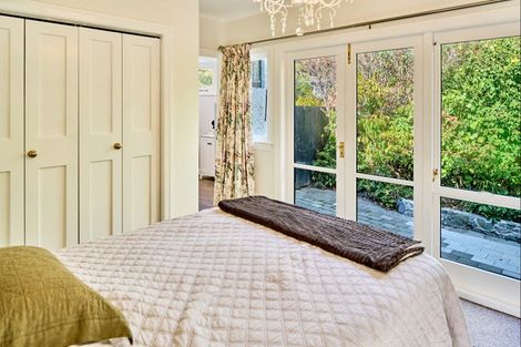 Photo of property in 68 Cheviot Road, Lowry Bay, Lower Hutt, 5013