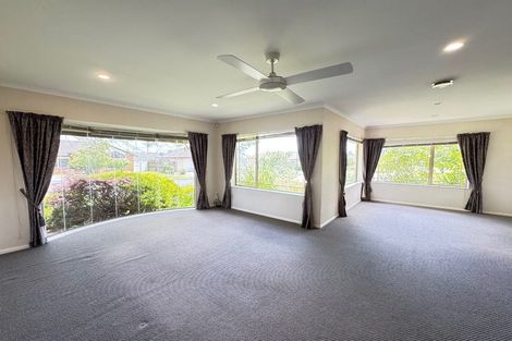 Photo of property in 6 Newbliss Crescent, East Tamaki Heights, Auckland, 2016