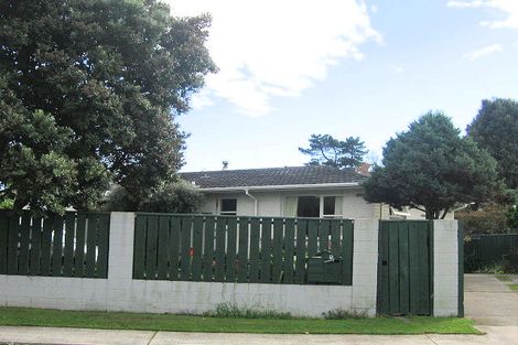 Photo of property in 5 Awatea Avenue, Paraparaumu, 5032