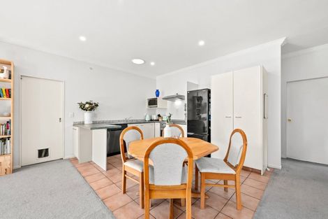 Photo of property in 2/402 Cambridge Terrace, Naenae, Lower Hutt, 5011