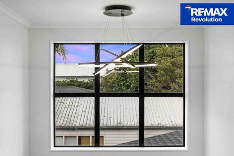 Photo of property in 21 Blanes Road, Weymouth, Auckland, 2103