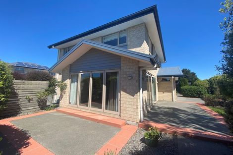 Photo of property in 84 Bowhill Road, New Brighton, Christchurch, 8083