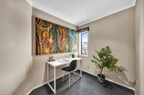 Photo of property in 905 Devon Road, Bell Block, New Plymouth, 4312