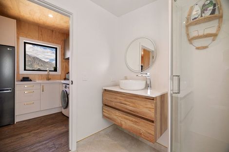Photo of property in 16 Runholder Rise, Jacks Point, 9371