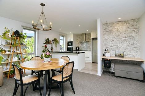 Photo of property in 27 Westpark Boulevard, Rangiora, 7400