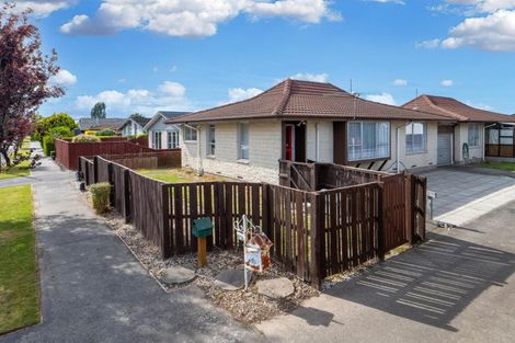 Photo of property in 1/57 Sarabande Avenue, Redwood, Christchurch, 8051