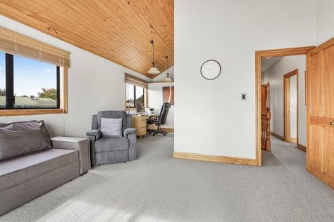 Photo of property in 32 Silva Crescent, Riverlea, Hamilton, 3216