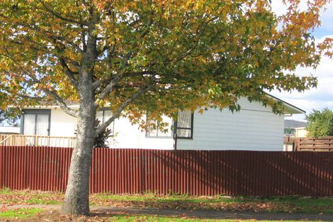 Photo of property in 61 Sikkim Crescent, Clover Park, Auckland, 2019