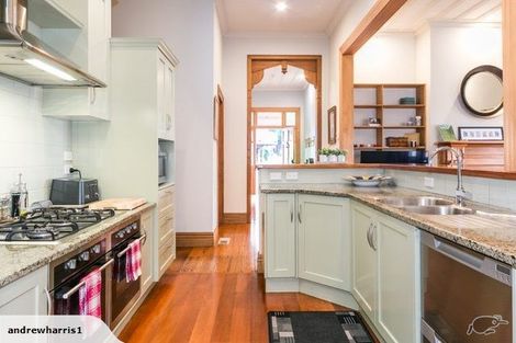 Photo of property in 6 Milton Road, Bluff Hill, Napier, 4110