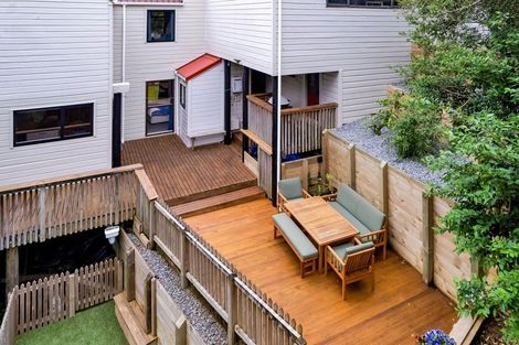 Photo of property in 10 Hood Place, Spotswood, New Plymouth, 4310