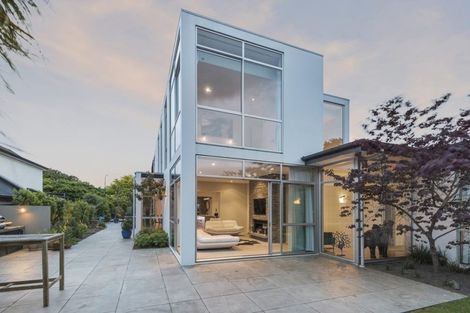 Photo of property in 8 Royds Street, Fendalton, Christchurch, 8014