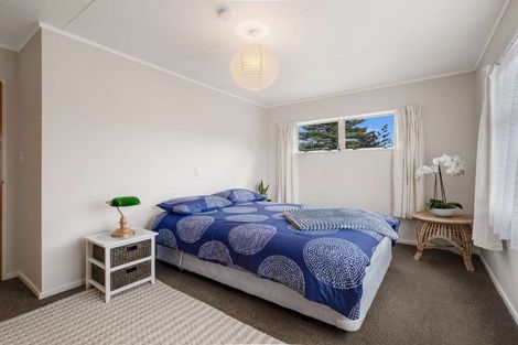 Photo of property in 2 Rangiora Street, Castlecliff, Whanganui, 4501