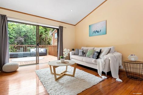 Photo of property in 1/17 Sandown Road, Rothesay Bay, Auckland, 0630