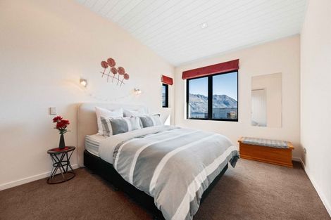 Photo of property in 50 Forest Heights, Wanaka, 9305