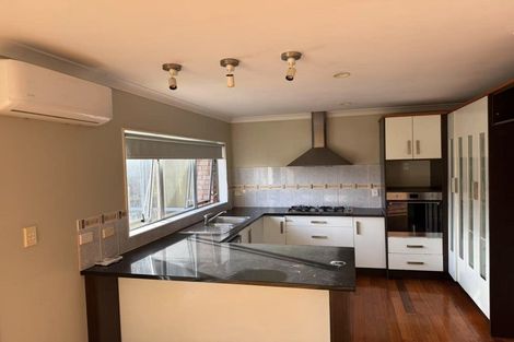 Photo of property in 29 Toledo Avenue, Henderson, Auckland, 0612