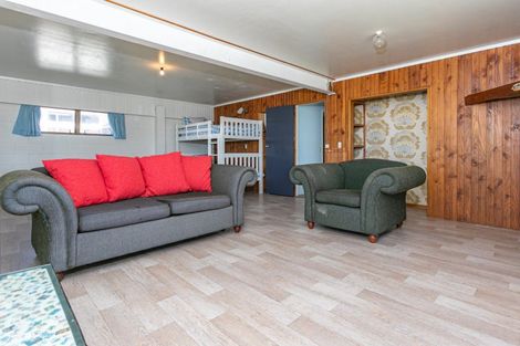 Photo of property in 107 Titiro Place, Onemana, Whangamata, 3691