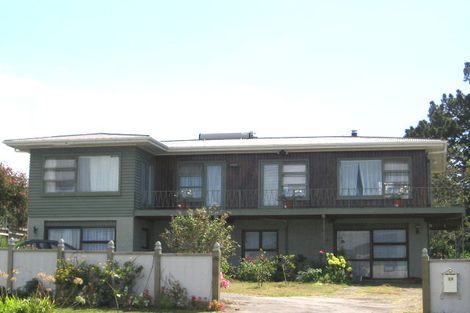 Photo of property in 34 Hyde Road, Rothesay Bay, Auckland, 0630