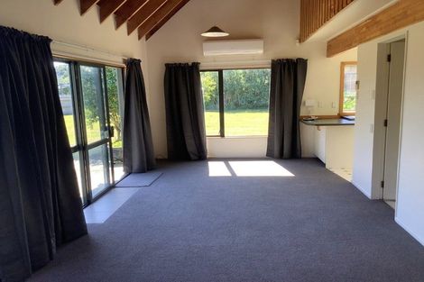 Photo of property in 2 Moss Lane, Raumati Beach, Paraparaumu, 5032