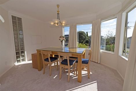 Photo of property in 2/89 Aberdeen Road, Castor Bay, Auckland, 0620