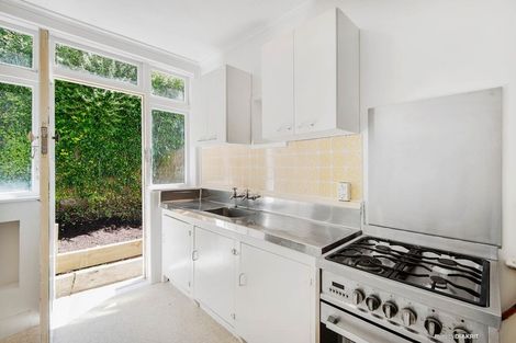 Photo of property in 12 Manley Terrace, Newtown, Wellington, 6021