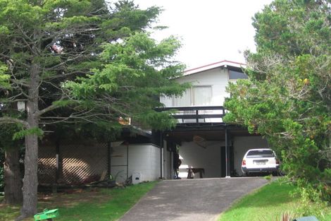 Photo of property in 17 Kawaka Street, Titirangi, Auckland, 0604