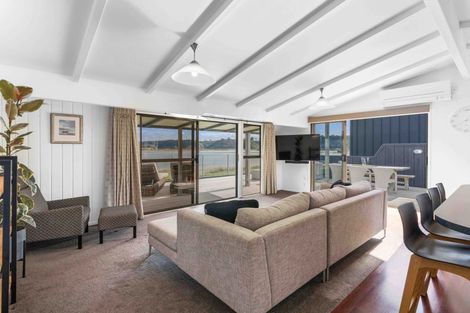 Photo of property in 690 Pukehina Parade, Pukehina, Te Puke, 3189