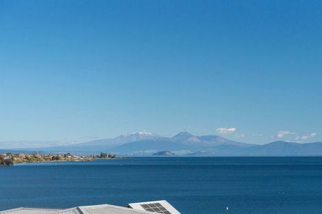 Photo of property in 174 Lake Terrace, Hilltop, Taupo, 3330