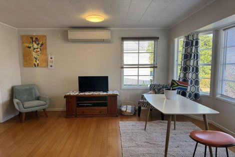 Photo of property in 959a Beach Road, Torbay, Auckland, 0630