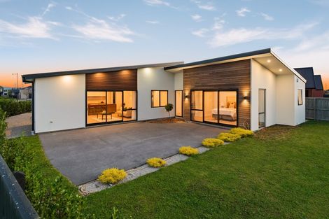 Photo of property in 15 Frank Ernest Crescent, Prebbleton, 7604