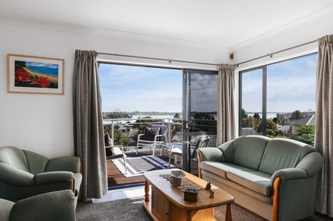 Photo of property in 36 Downing Place, Welcome Bay, Tauranga, 3112