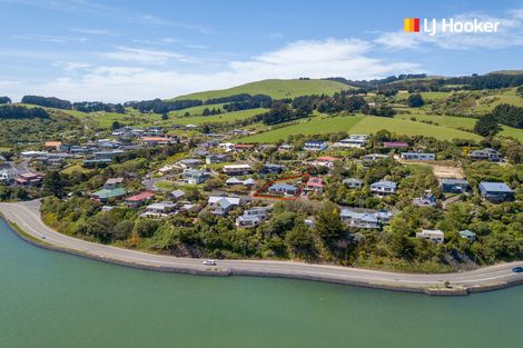 Photo of property in 15 Bayne Terrace, Macandrew Bay, Dunedin, 9014