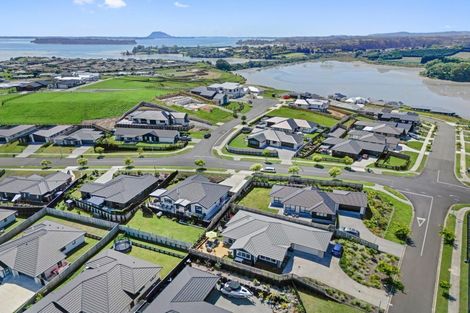 Photo of property in 4 Herring Place, Omokoroa, 3114