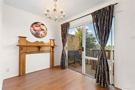 Photo of property in 321 Glenfield Road, Glenfield, Auckland, 0629