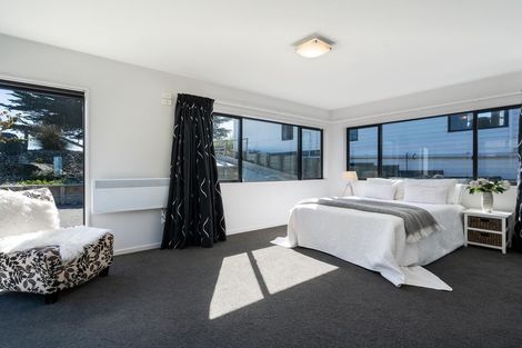 Photo of property in 32 Bedford Parade, Brighton, Dunedin, 9035