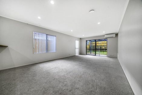 Photo of property in 37 Magic Way, Randwick Park, Auckland, 2105