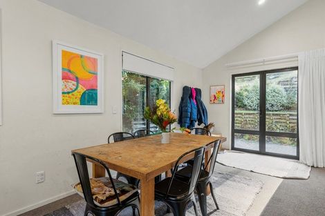Photo of property in 8 Wye Place, Fernhill, Queenstown, 9300