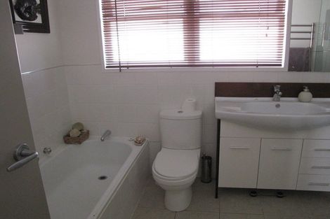 Photo of property in 3 Juliet Avenue, Howick, Auckland, 2014