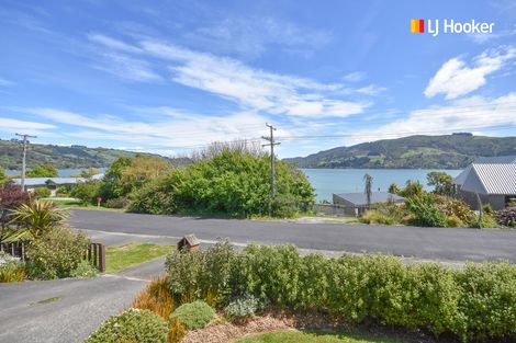 Photo of property in 15 Bayne Terrace, Macandrew Bay, Dunedin, 9014