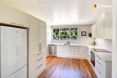 Photo of property in 15 Bayne Terrace, Macandrew Bay, Dunedin, 9014