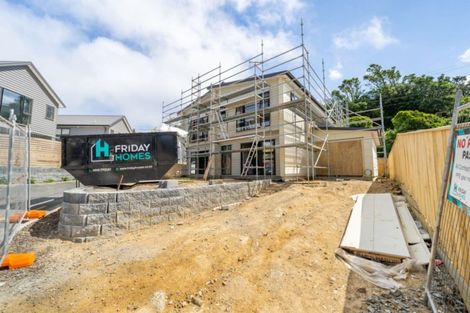 Photo of property in 2 Brindle Way, Newlands, Wellington, 6037