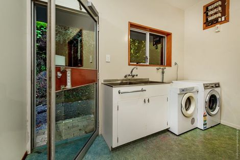 Photo of property in 411 Cashmere Road, Westmorland, Christchurch, 8025