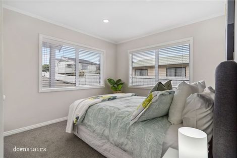 Photo of property in 2/862 East Coast Road, Northcross, Auckland, 0630