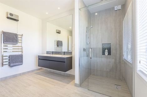 Photo of property in 33 Hartwell Drive, Kelvin Grove, Palmerston North, 4470