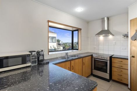 Photo of property in 3/43-53 Chivalry Road, Glenfield, Auckland, 0629