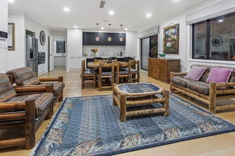 Photo of property in 10 Tawatawa Street, Long Bay, Auckland, 0630