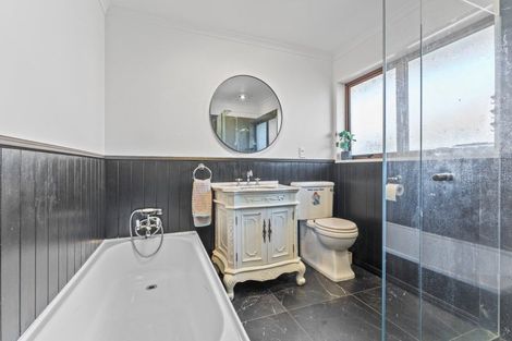 Photo of property in 100 Huxley Street, Pahiatua, 4910